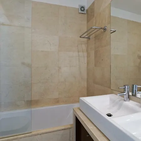 דירה Boutique Chiado Duplex ליסבון